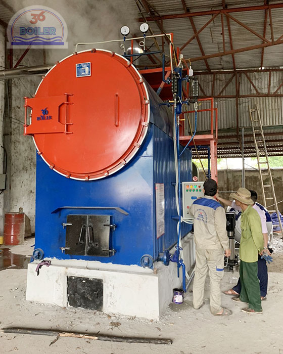 Coal and wood-fired boiler with a capacity of 3 tons of steam/hour
